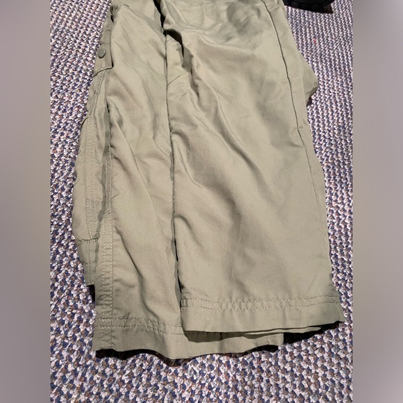 Columbia pants. Omni-wick. Sz 14 regular. Cargo packets. Lightweight. - Picture 2 of 8